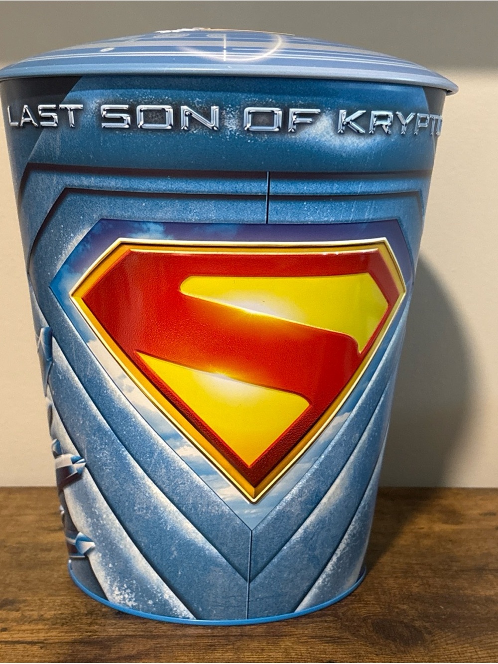 Superman 2025 Movie Regal Exclusive Popcorn Bucket  Collectors Tin w/ Lid